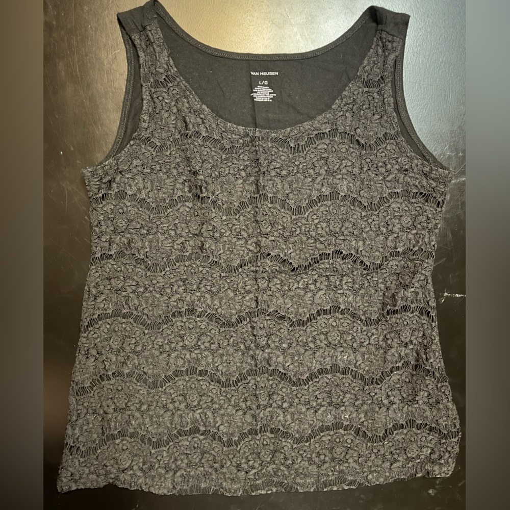 ⭐️2/$15 Van Heusen Lace Sleeveless